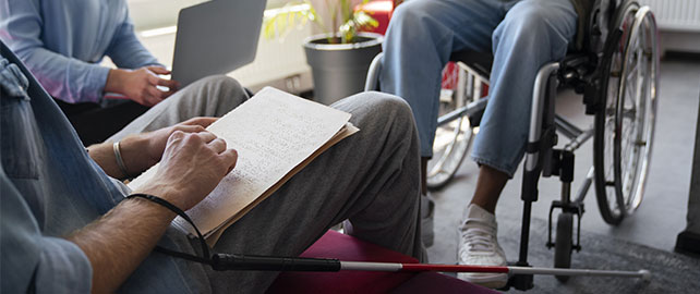 travailleur à mobilité réduite