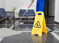 Risques professionnels en milieux de soins : glissades