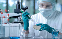 Risques professionnels en milieux de soins : contamination