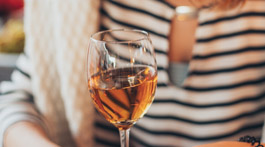 L’ALCOOL et les femmes : un enjeu de santé publique encore tabou
