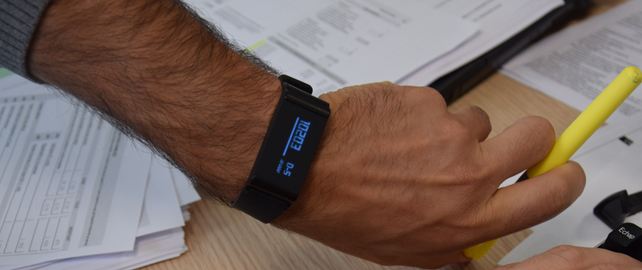 Des salariés équipés de montres connectées pour surveiller leur santé