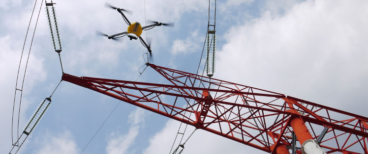 RTE choisit le drône pour surveiller ses installations électriques 