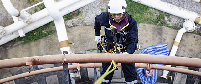 Travaux sur cordes : deux nouveaux guides par l’OPPBTP