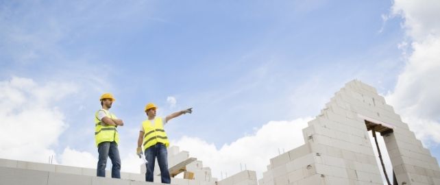 Chantiers de construction de maisons individuelles : des progrès à faire en matière de prévention