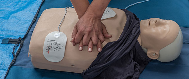 PREMIERS SECOURS : une proposition de loi pour renforcer la formation des salariés