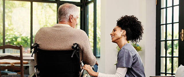 SERVICES À LA PERSONNE : les conseils de l’INRS pour prévenir les risques d’infection