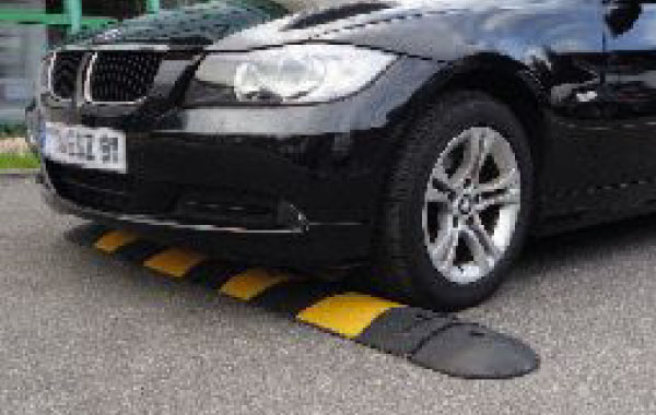 Ralentisseur monobloc