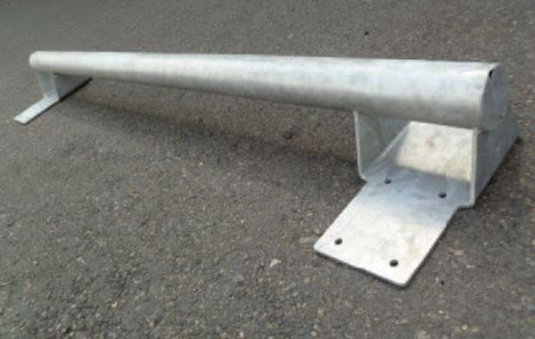 Butée de parking en acier galvanisé