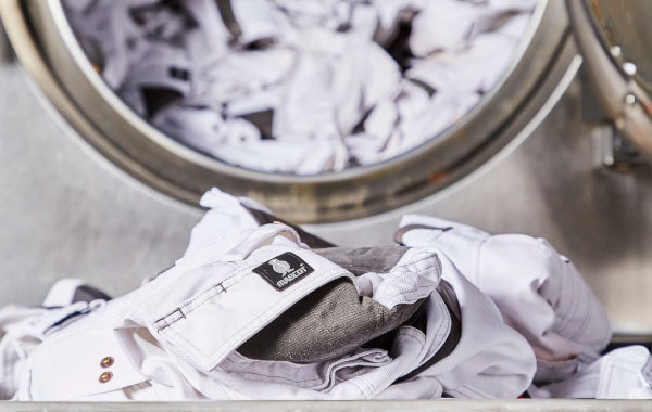 Vêtements certifiés ProWash® pouvant supporter lavage et séchage industriels