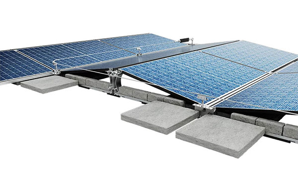 Panneaux photovoltaïques équipés de protection antichute individuelle ou collective