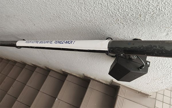Dispositif intelligent et ludique pour prévenir les chutes dans les escaliers - Rampeda