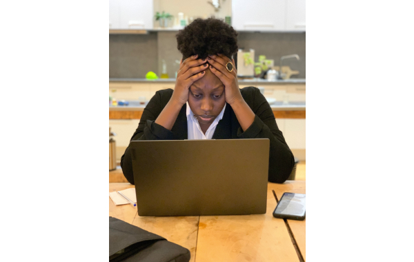 Vivre l'épuisement professionnel en réalité virtuelle