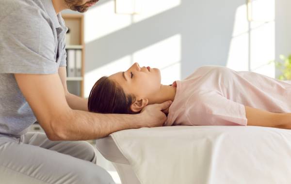 Séances d’ostéopathie en entreprise : bien-être et prévention des TMS