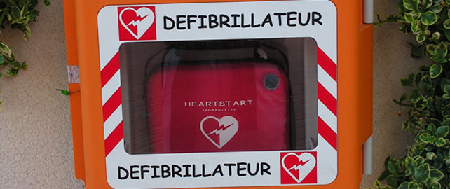 Le défibrillateur cardiaque, une solution contre la fatalité