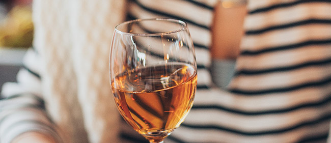 L’ALCOOL et les femmes : un enjeu de santé publique encore tabou