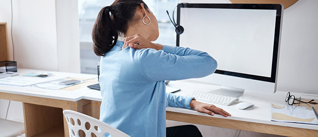 Le travail sur écran : s'assoir sur les douleurs au bureau