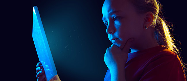 Lumière bleue et ses risques : mythes et réalités