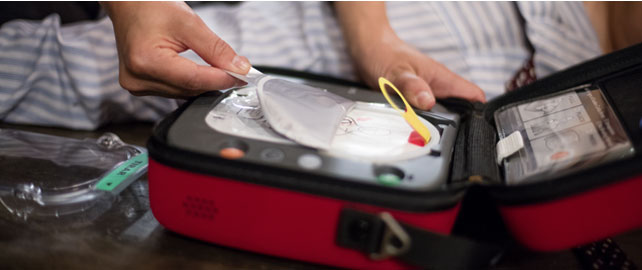 S’équiper d’un défibrillateur cardiaque pour peut-être sauver des vies